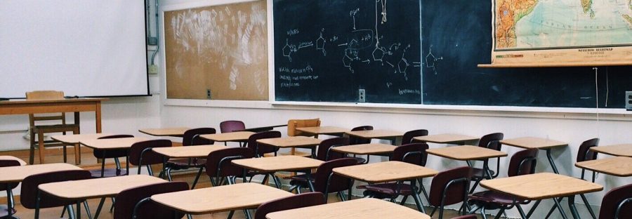classroom-2093744_1920